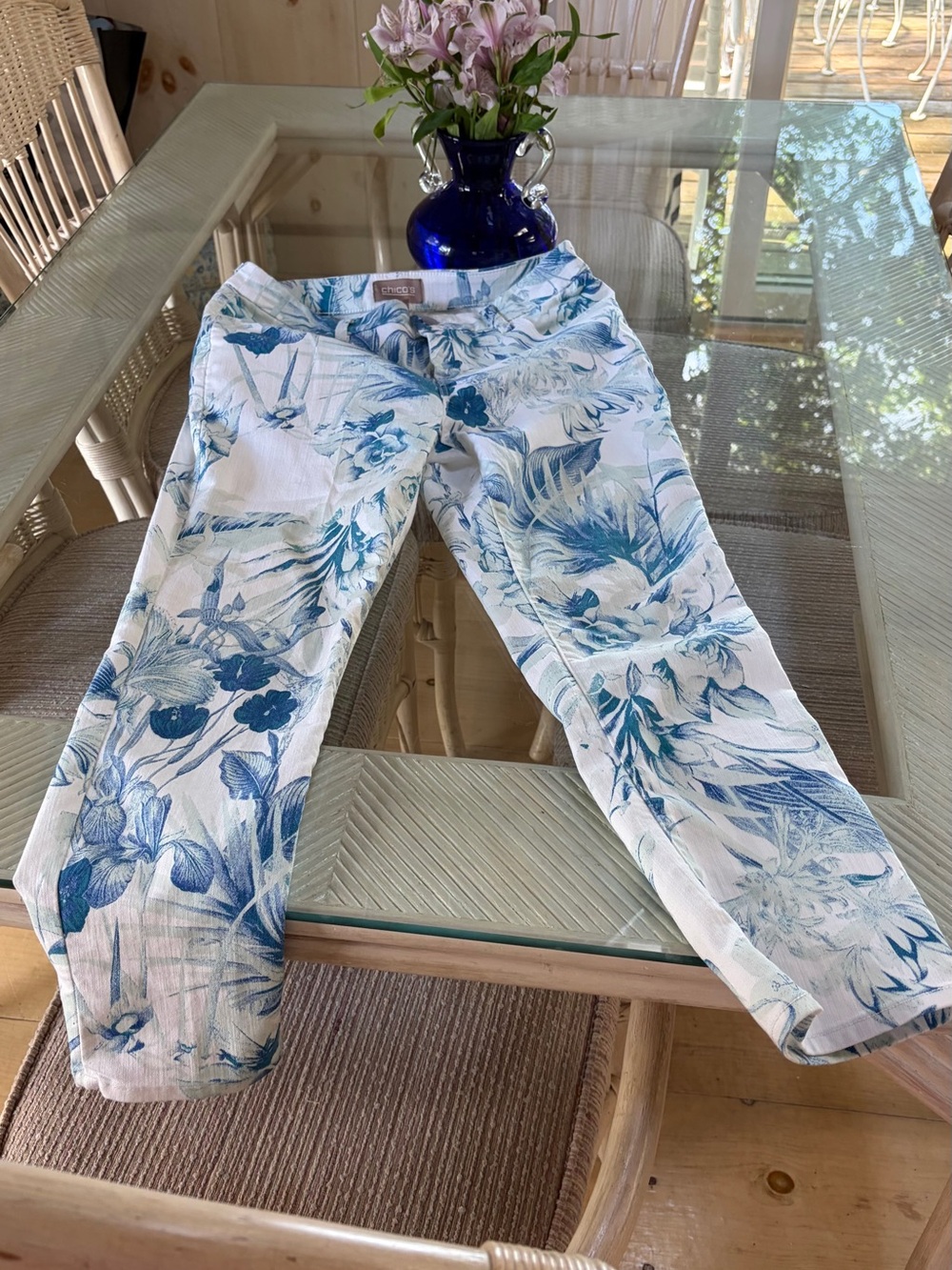 Chico's Teal and White Floral Cropped Pants
